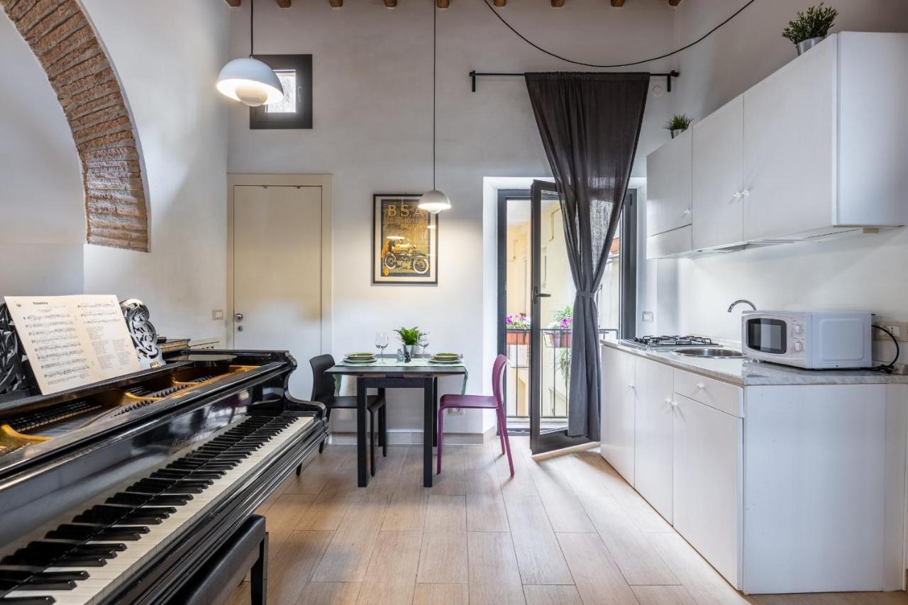 Musician Apartment Colosseo With Piano روما المظهر الخارجي الصورة
